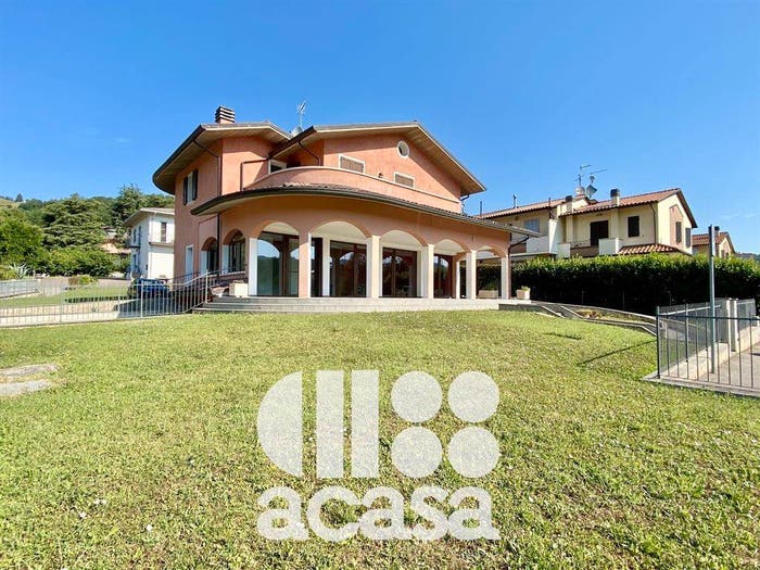 Casa con 5 locali in vendita in Centro, Mercato Saraceno