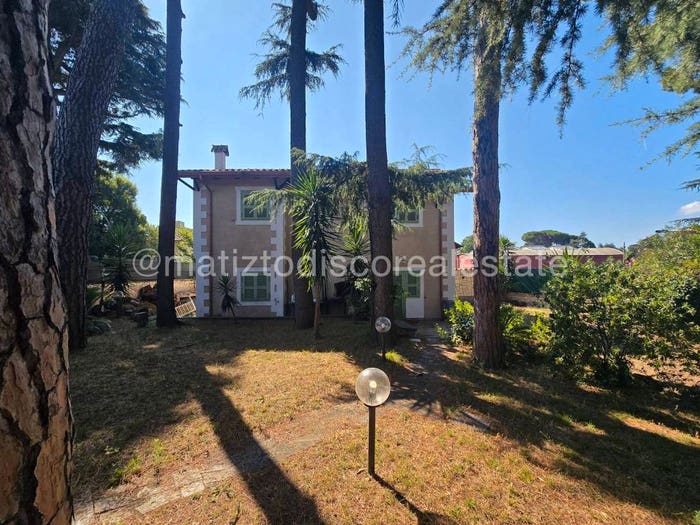 Casa quadrilocale in vendita in Viale Vittorio Veneto, Squarciarelli Casalaccio Pratone, Grottaferrata