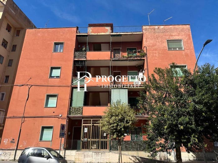 Appartamento trilocale in vendita in Via Cardinale Annibale da Ceccano, Centro Storico Corso Trieste, Caserta