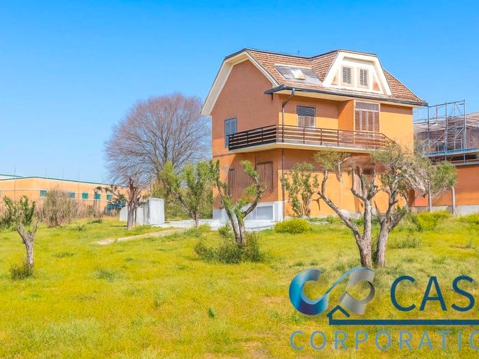 Casa con 5 locali in vendita in Via Picciano, Castelverde, Roma