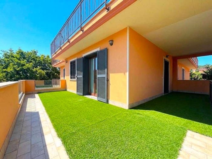 Appartamento quadrilocale in vendita in Via Achille Grandi, Borgo Novo, Monterotondo