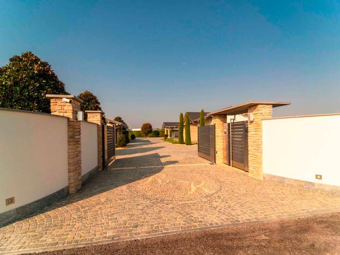 Casa con 6 locali in vendita in Strada Vernea, Nichelino