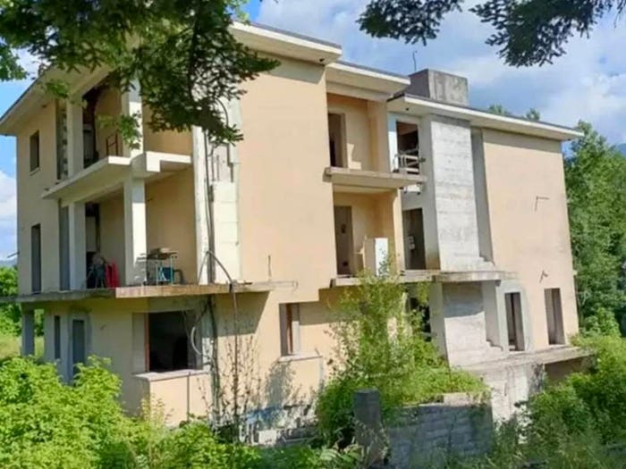 Appartamento quadrilocale in vendita in Via Calmazzo, Ponte Di Trajano, Fermignano