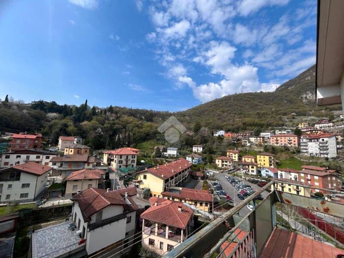 Appartamento trilocale in vendita in Via Papa Giovanni XXIII, Lovere