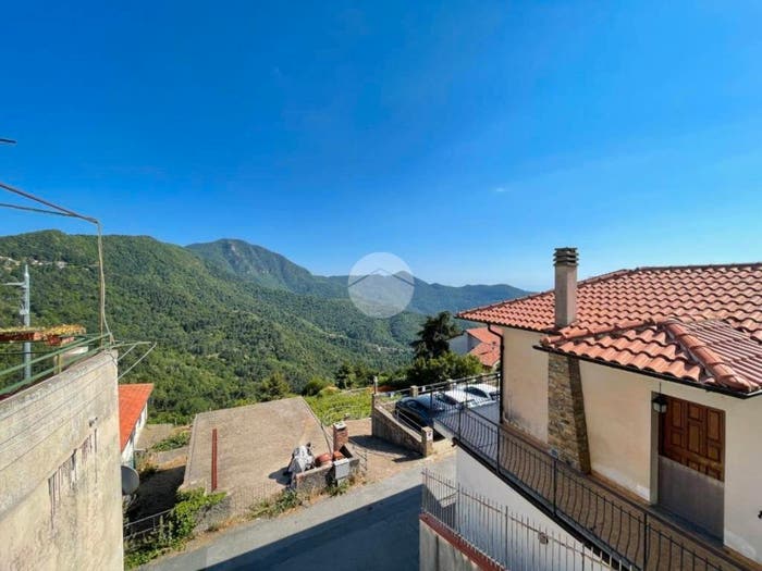 Casa trilocale in vendita in Via san salvatore, Bajardo