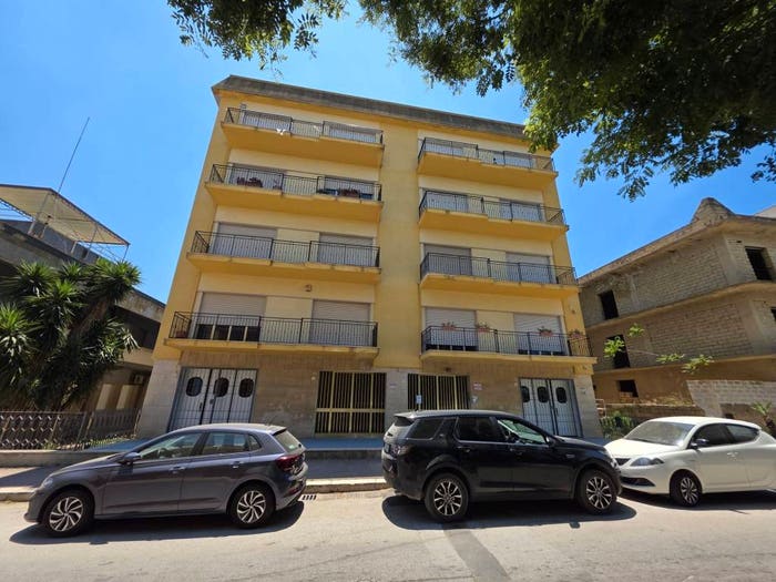 Appartamento con 6 locali in vendita in Viale Risorgimento, Centro, Campobello di Mazara