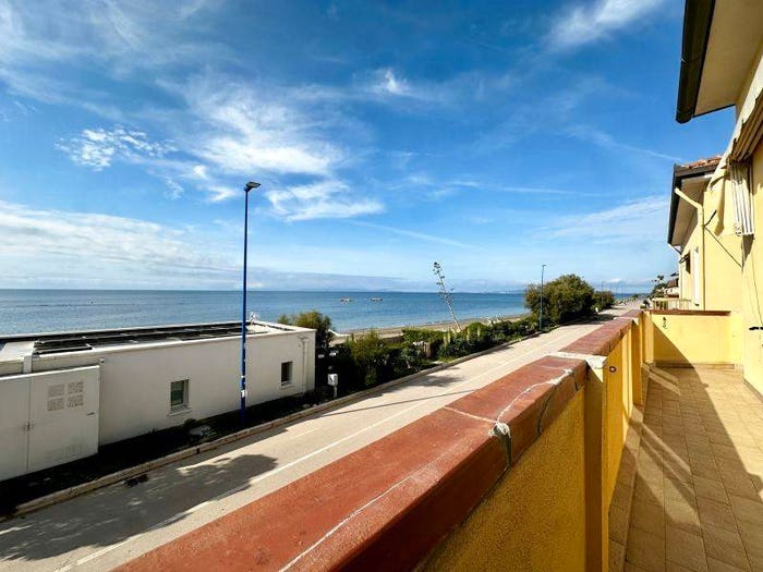 Appartamento trilocale in vendita in Viale Italia, Zona Nuova Pratoranieri, Follonica