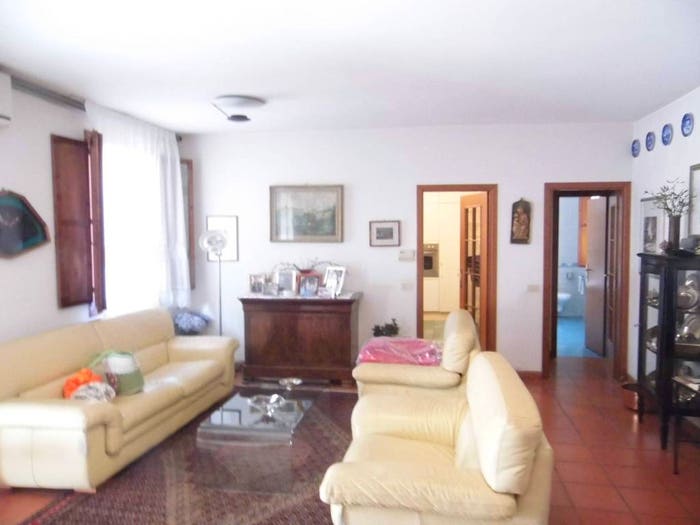 Casa con 6 locali in vendita in Vicoli Redentore, Ravenna
