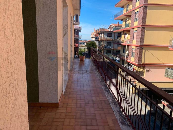 Appartamento con 6 locali in vendita in Via Francesco Crispi, Centro, Belpasso