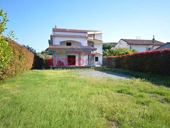Casa con 6 locali in vendita in Cda Lacuna, CoriglianoRossano