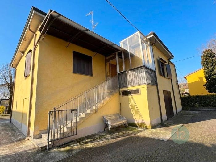 Casa quadrilocale in vendita in Viale Antonio Gramsci, Centro, Mirandola