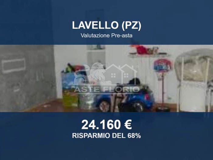Appartamento quadrilocale in vendita in Largo Generale Francesco Fininguerra, Centro, Lavello