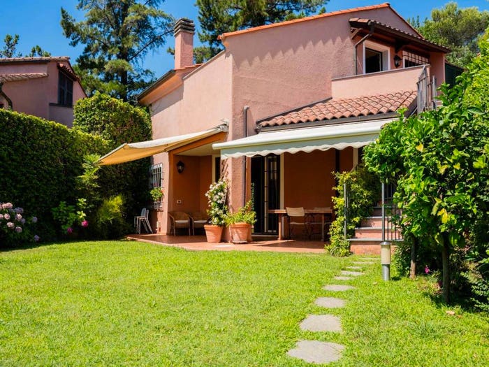 Appartamento con 6 locali in vendita in Via del Lago, Villafranca, Garlenda
