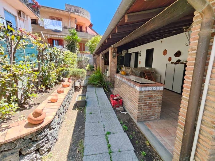 Casa con 6 locali in vendita in Via Poggio del Lupo, Misterbianco