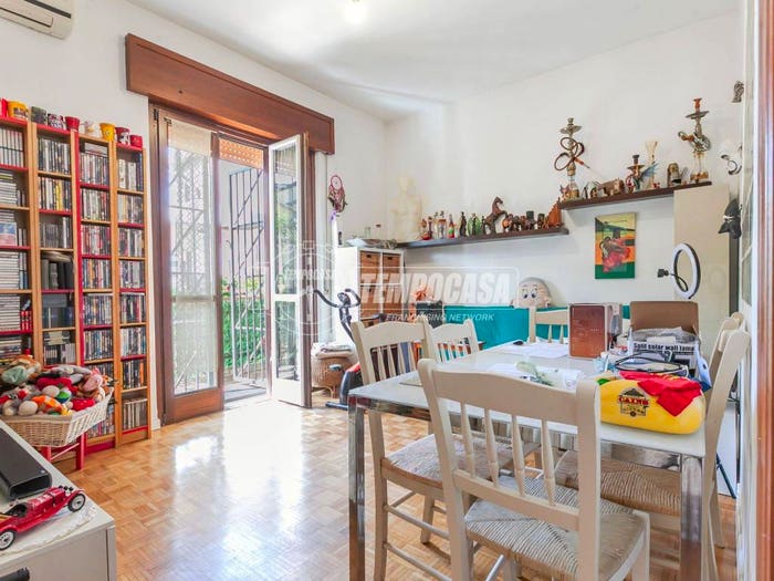 Appartamento trilocale in vendita in Via Edmondo de Amicis, Bresso