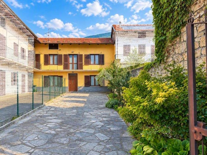 Casa con 5 locali in vendita in Frazione Crotte, Vindrolere, Chianocco