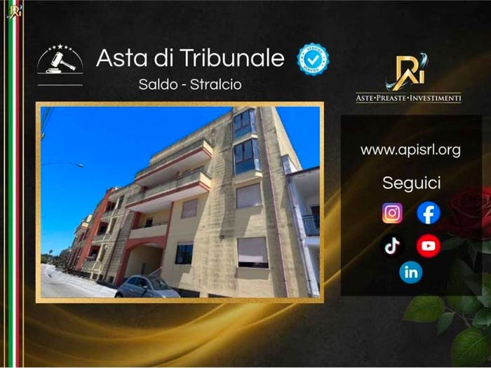 Appartamento quadrilocale in vendita in Via Giovanni Mich ele Laggetto, Centro, Poggiardo