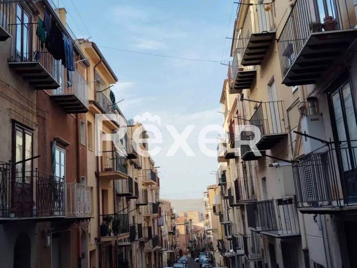 Appartamento quadrilocale in vendita in Via Giovanni Guzzio, Castelbuono