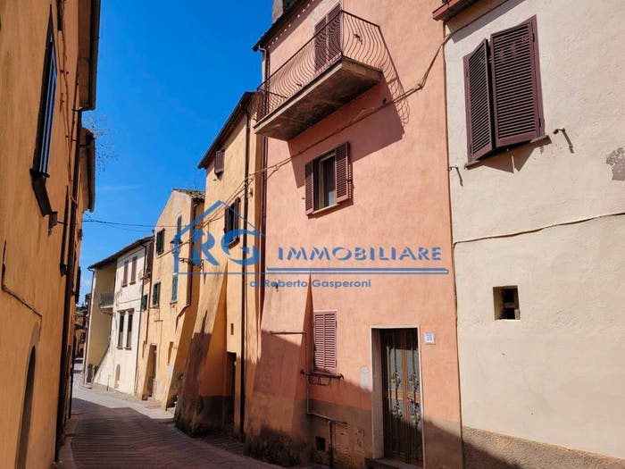 Casa con 6 locali in vendita in Via Roma, Lubriano