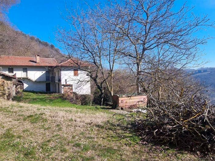 Casa con 6 locali in vendita in Roccaverano