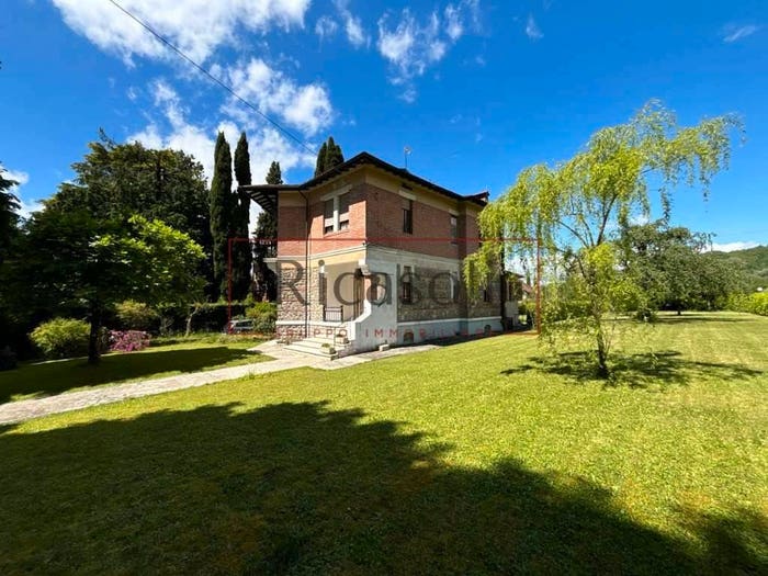 Casa con 6 locali in vendita in via san pietro in campo, Centro, Barga