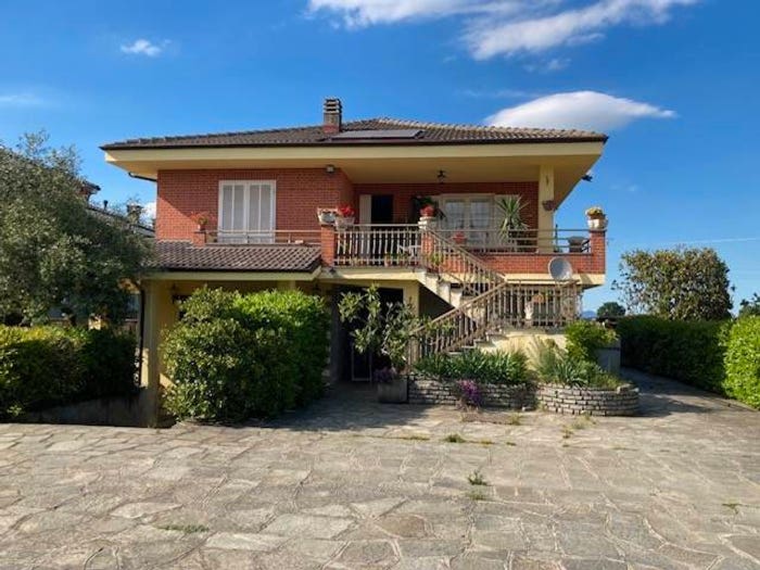 Casa quadrilocale in vendita in Via Campiglione, Centro, Cavour
