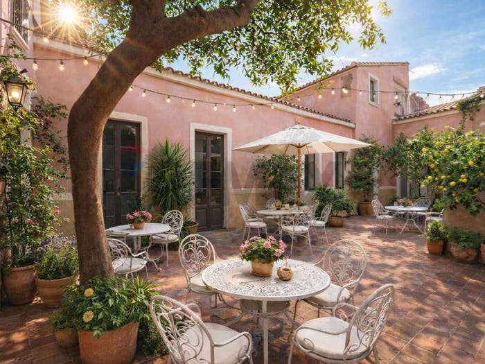Casa con 6 locali in vendita in Via Scinà, Centro Storico, Acireale