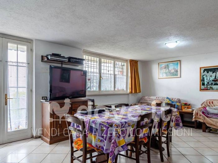 Appartamento quadrilocale in vendita in via Amora Bassa, Amora, Aviatico