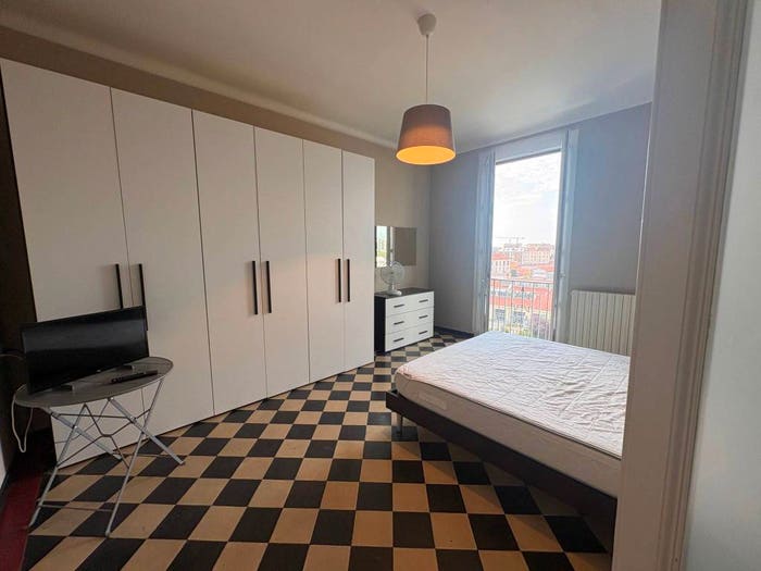 Appartamento bilocale in affitto in Alzaia Naviglio Grande, Giambellino, Milano