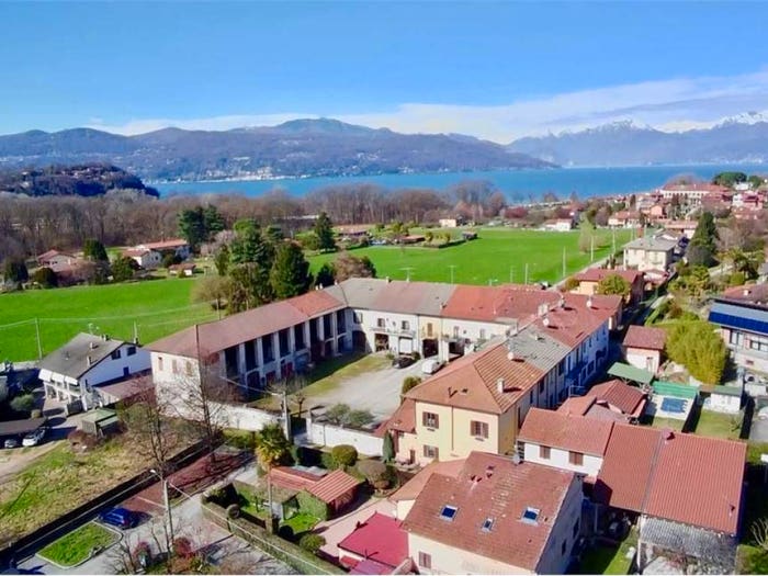 Appartamento trilocale in vendita in via cascine, Centro, Ispra