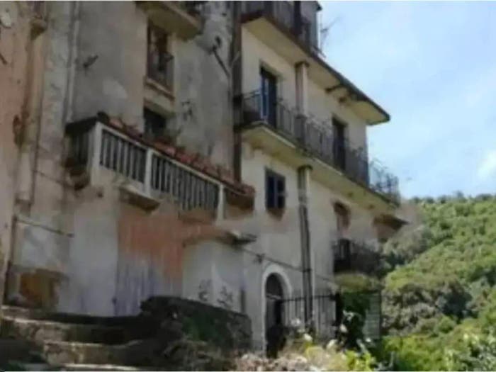 Casa con 6 locali in vendita in Via Santa Caterina, Centro, Nocera Terinese