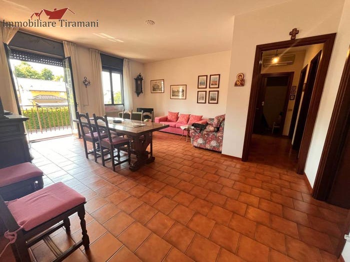 Appartamento trilocale in vendita in via I maggio, Centro, Carpaneto Piacentino