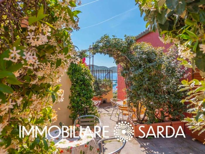Casa con 6 locali in vendita in La Maddalena