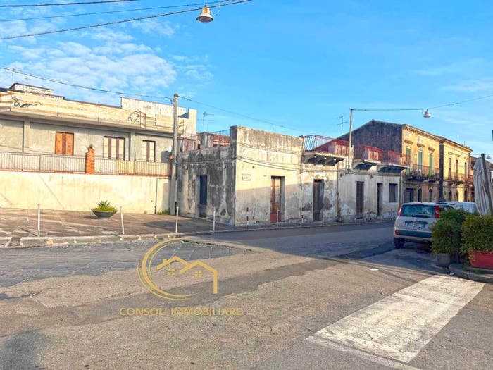Casa con 6 locali in vendita in Via Principe di Piemonte, Centro, Giarre