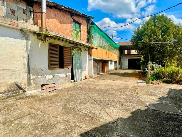 Casa con 6 locali in vendita in Strada Cascina San Dionigi, Corso Savona Trincere, Asti