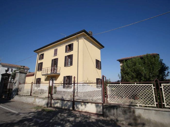 Casa quadrilocale in vendita in Strada del Fornello, Fornello, Ziano Piacentino