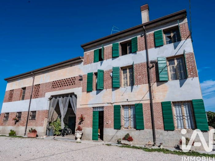 Casa con 6 locali in vendita in Strada Sella, Trevenzuolo