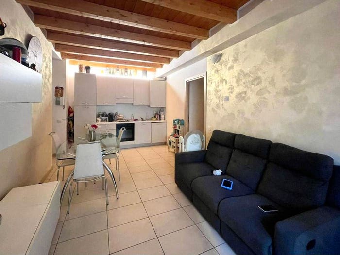 Appartamento trilocale in vendita in Via Giuseppe Garibaldi, Centro, Nembro