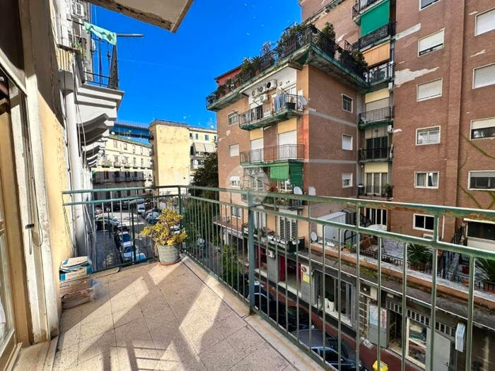 Appartamento trilocale in vendita in Via Marco Aurelio Severino, San Carlo All'Arena, Napoli