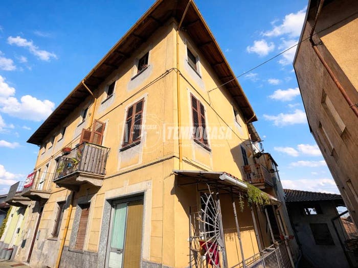 Appartamento con 5 locali in vendita in Via Martiri della Libertà, Centro, Salussola