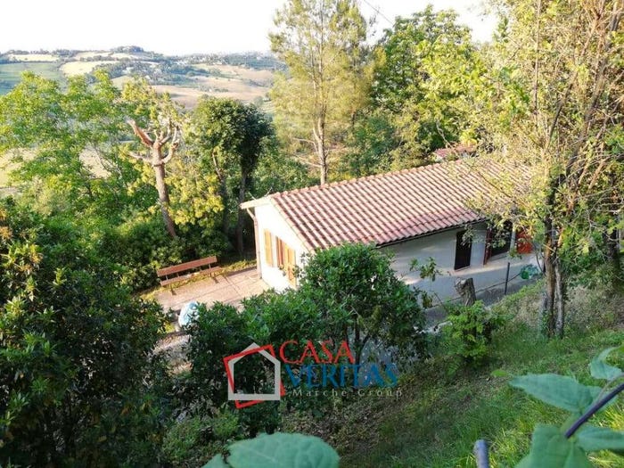 Casa quadrilocale in vendita in Montesicuro, Ancona
