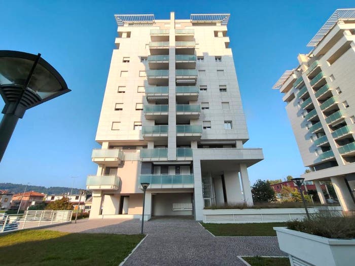 Appartamento trilocale in vendita in Via Sirolo, Tombaccia, Pesaro