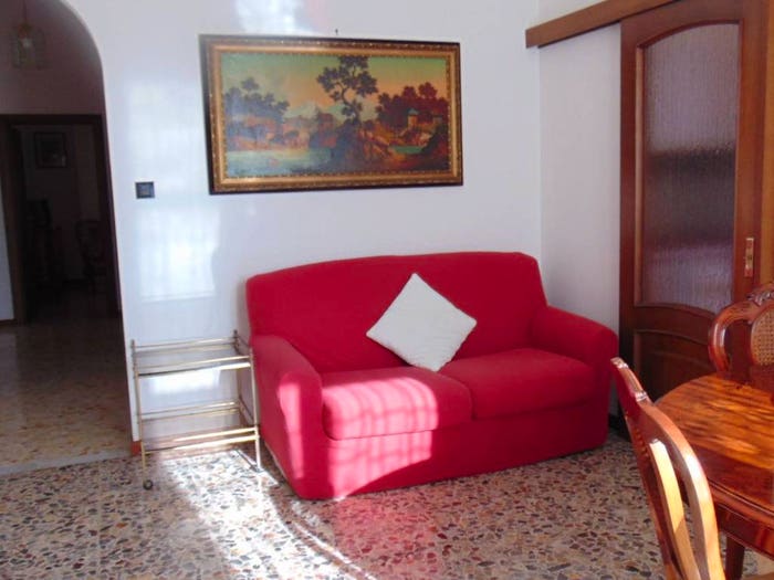 Appartamento trilocale in vendita in Via Antonio Fogazzaro, Centro, Loano