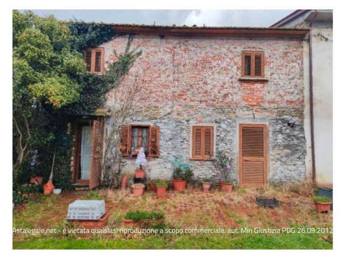 Appartamento con 6 locali in vendita in Via Corte dei Gori, Centro, Fucecchio