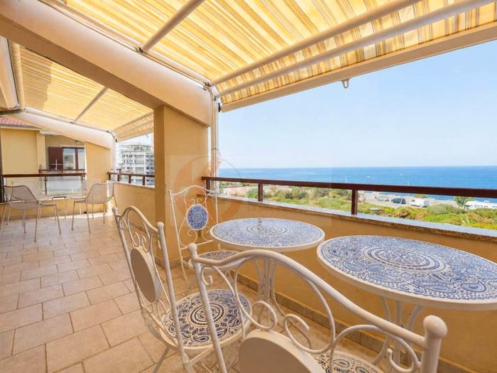 Casa quadrilocale in vendita in Lungomare Valencia, Mercede Calabona, Alghero