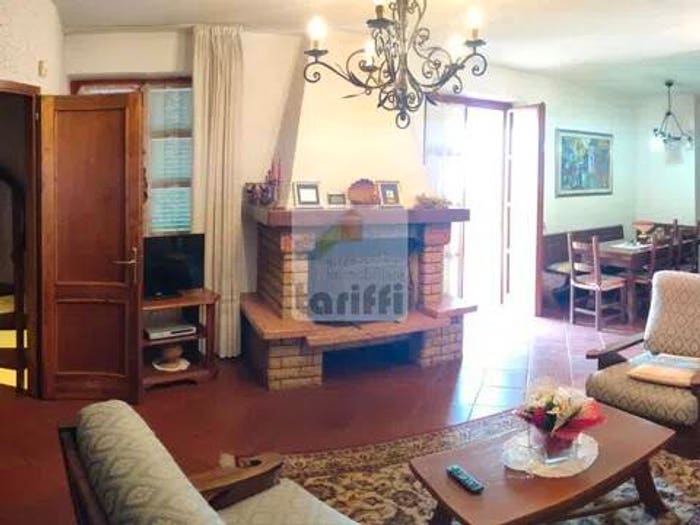 Casa con 6 locali in vendita in Poggio Dei Colli No Number, Poggio Dei Colli, Carmignano