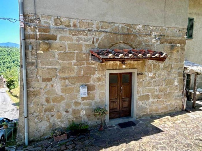 Casa con 6 locali in vendita in via della torre e tartiglia, Castel San Niccolò