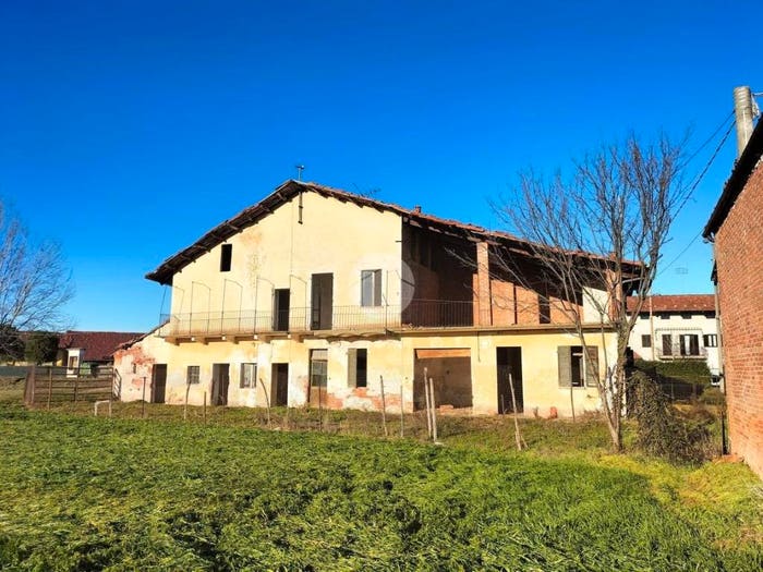 Casa con 6 locali in vendita in FRAZIONE MOLINI, Trinità