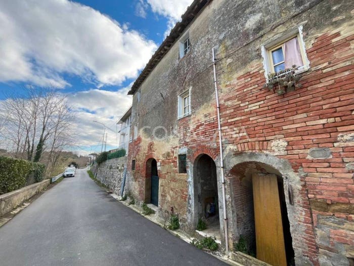 Appartamento trilocale in vendita in Montecastello Treggiaia I Fabbri, Pontedera