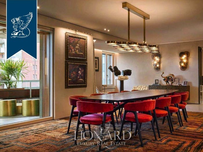 Casa con 6 locali in vendita in Via Ippodromo, Trenno, Milano